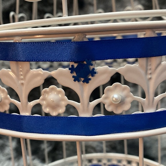 White  Wrought Iron Birdcage
Decorative Hinged Bird Embellished with blue bird - Picture 7 of 16